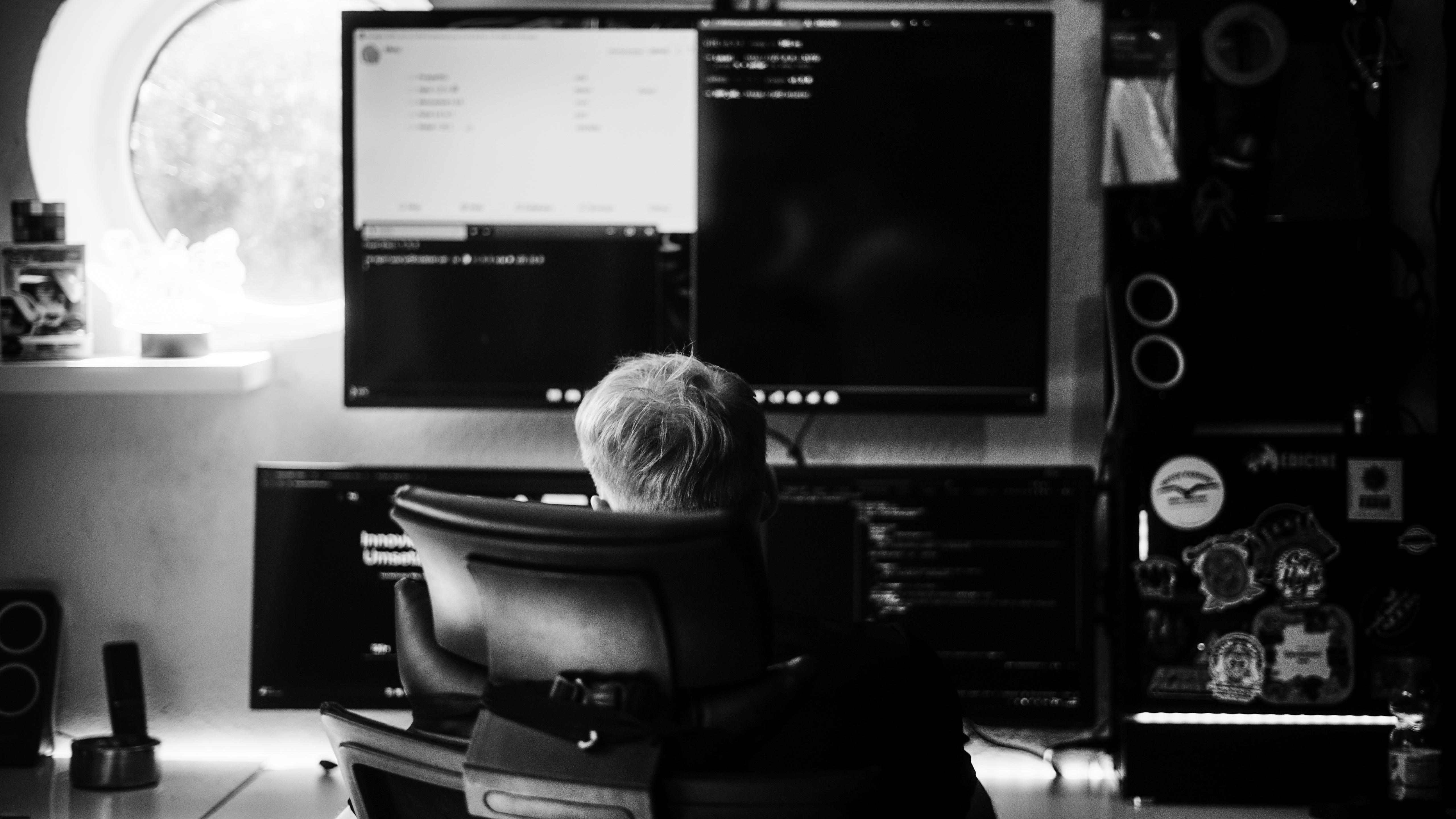 Portrait of Thies Bergenthal at the P42 Studio workspace